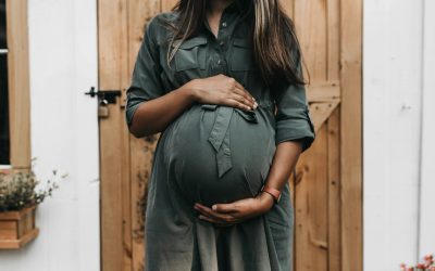 Pregnancy wellness, how to ease discomfort during your pregnancy and prepare for a natural birth. Pro tips from a women’s health physiotherapist.